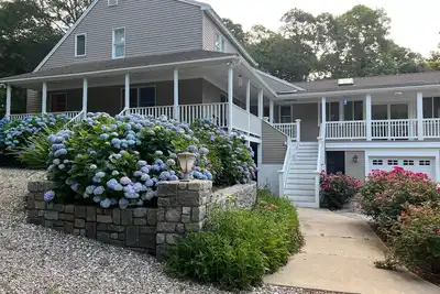 Image de Private Retreat for Families Yet Near Everything in Orleans!