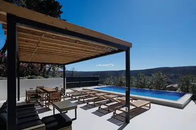 Image de Villa Flora, stunning vacation with panorama & pool for family and friends