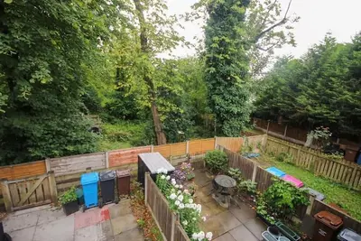 Image de 2 minutes from the Trafford Centre! Located next to the Manchester Ship Canal