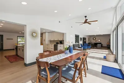 Image de Lakefront Haven w/ Pool!