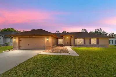 Image de Quiet, peaceful neighborhood. Newly renovated home no Pet fees!