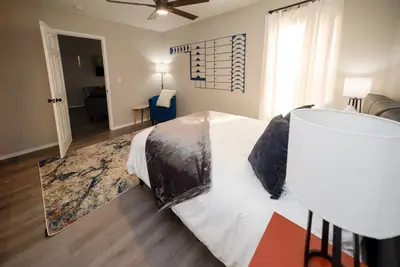 Image de Cozy multi-family stay within walking distance to Lake Eufaula!