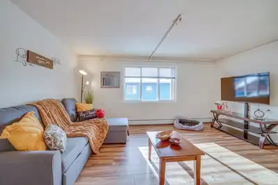 Image de Anchorage Apartment Rental w/ Mountain Views!