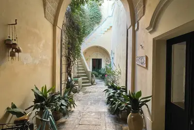 Image de Bed & Breakfast Apartment in Historic Palazzo 10 minutes from Lecce.