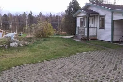 Image de Nice modern holiday home on Lake Vättern with three bedrooms