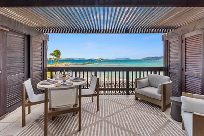 Image de Sea La Vie • 2025 Renovated • On Sapphire Beach • King Bed