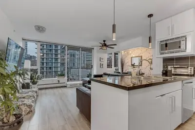 Image de Gastown Downtown-Appartement-Salle de bain privée