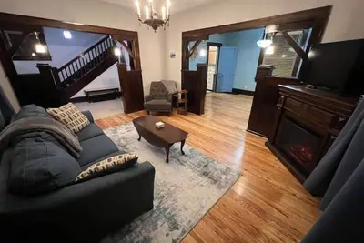 Image de Off-street parking, family and pet friendly, fenced in yard, WiFi, self check-in