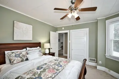 Image de Peaceful Getaway in a Quiet Walking Neighborhood