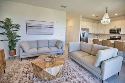 Image de Wellen Golf & Country Club- Views Of Lake On 10th Hole. Pool, Pickleball & Golf.