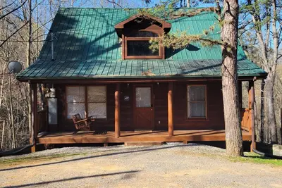 Image de New Listing w\/ Hot tub minutes to Gburg, Pigeon Forge, Dollywood & Smokys