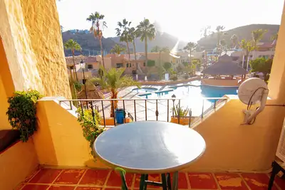 Image de Las Glorias Condo 105