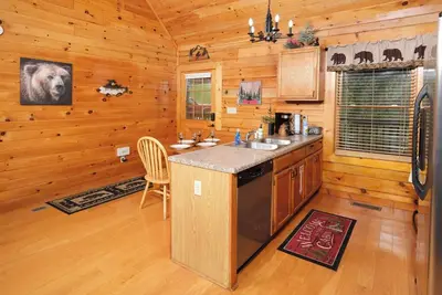 Image de Bearly Trout'n - Hot tub, fire pit, and cozy vibes!