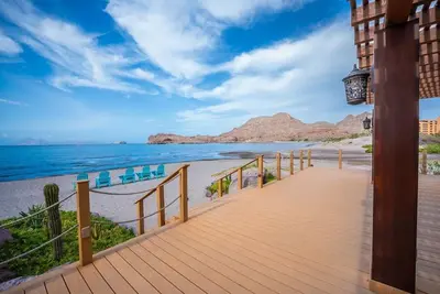 Image de Danzante Bay Oceanfront 2 Br, Beach & Golf