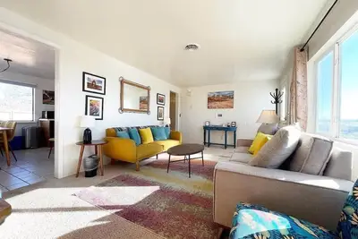 Image de Large family home with big backyard! Near Zion National Park! Sleeps 10!