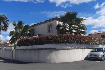 Image de Proche de la mer villa avec piscine dans village idéal pour les familles