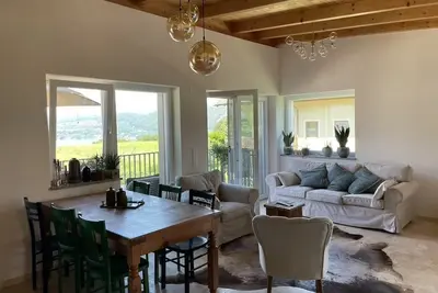 Maison de vacances 'Casa Tapeo' avec vue sur le lac, piscine partagée et Wi-Fi