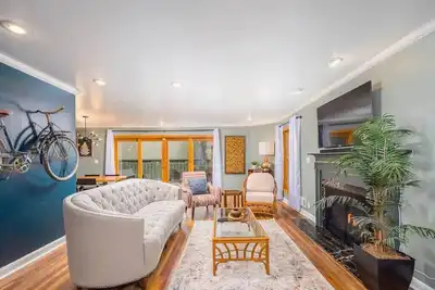 Image de Retreat on River Drive