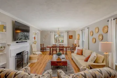Image de Crisp And Clean 4 bedroom 2 bath sleeps 9