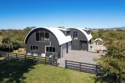 Image de Panoramic mountain and rural views - central to key destinations\n