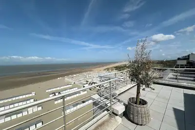 Image de Magnifique Penthouse front de mer vue mer  except   90 M2 de terrasse 2 garages.