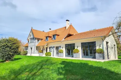 Image de Superbe maison proche Deauville, 13 Ă 15 personnes, grand terrain, wifi