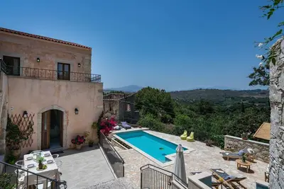 Image de Butterfly, a historical villa with pool & hot tub!