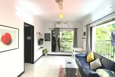 Image de Serene Oasis near Bandra Seafront with Parking -R1