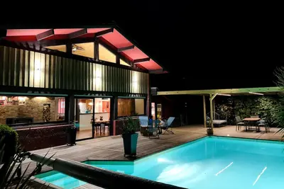 Image de Maison d'architecte près Bordeaux avec piscine chauffée