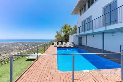 Image de Villa El Mirador avec vue panoramique sur la mer et climatisation