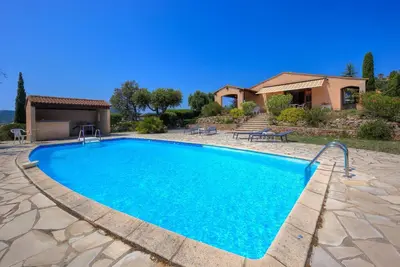 Image de Villa avec piscine ** et magnifique vue mer, au calme pour 6 personnes