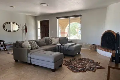 Image de Home in the Catalina Foothills just 5 min drive to la Encantada shopping mall!