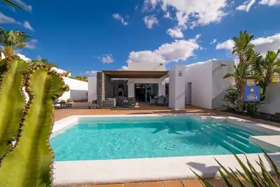 Image de Vista Montaña – Playa Blanca with Private Pool & Wheelchair Friendly