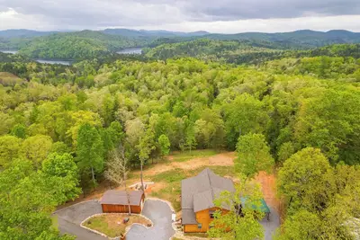 Image de \nDiscover Your Perfect Getaway: Where Furry Friends and Foodies Feel at Home!