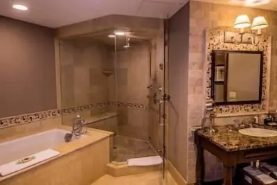 Image de 3  Bedroom, Pool, Hot Tub, Fire pit, by Gondola