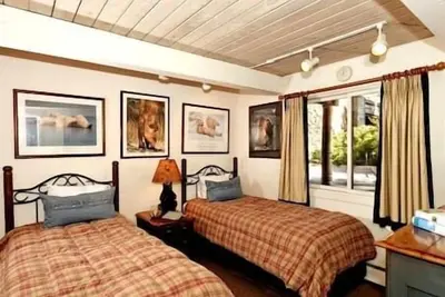 Image de 2/2 Great Condo Aspen Core, By the Gondola, Hot Tub