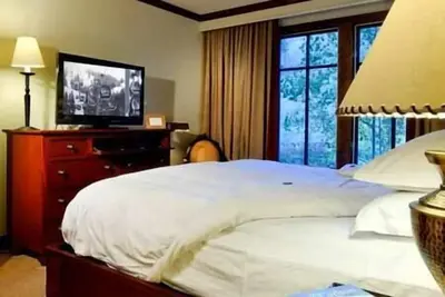 Image de 2 Ritz Carlton Resort & Spa, Ski-In/Out, Hot Tub