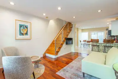Image de Walk everywhere from renovated 3bd Bella Vista gem
