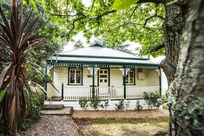 Image de Cottawalla - charming & cosy original early 1900's weatherboard cottage