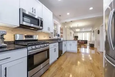 Image de Elegant private oasis in Ukrainian Village