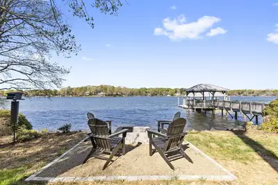 Image de Amazing Lake Norman Views - Firepit, Kayaks and much more