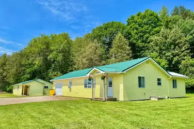 Image de Cozy Sleeping Bear Dunes Cabin 1
