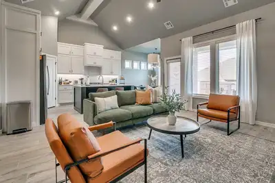 Image de Live Like a Local in Luxurious Comfort!