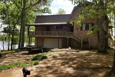Image de River Home, water front, boat docking. Great family retreat and get away.