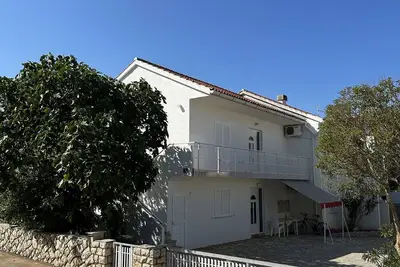 Image de Appartement d'une chambre avec la terrasse Novalja, Pag (A-22963-b)