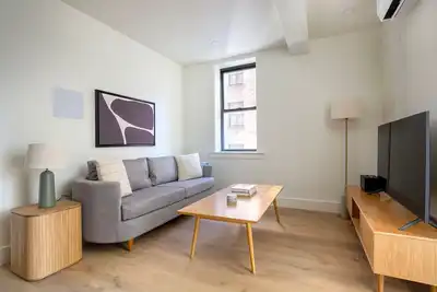 Image de Upscale East Village 1br w/ Elev & W/D, nr Green Space, by Blueground