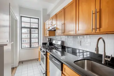 Image de Airy West Village 1br w/ Doorman & Elev, nr Wash Sq Park, by Blueground