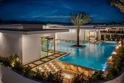 Image de Walk to Festivals-Private Pickleball Court-Villa 3