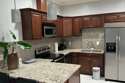 Image de Convenient Atlanta Vacation in a quiet neighborhood. Walking trail, golf course