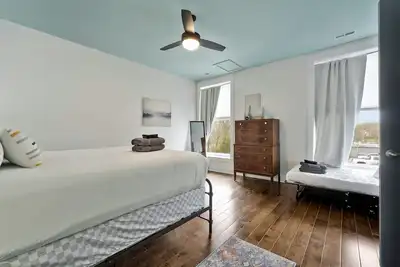 Image de *Sleeps 4* Downtown Usa ~ Walkable Dickson Apt